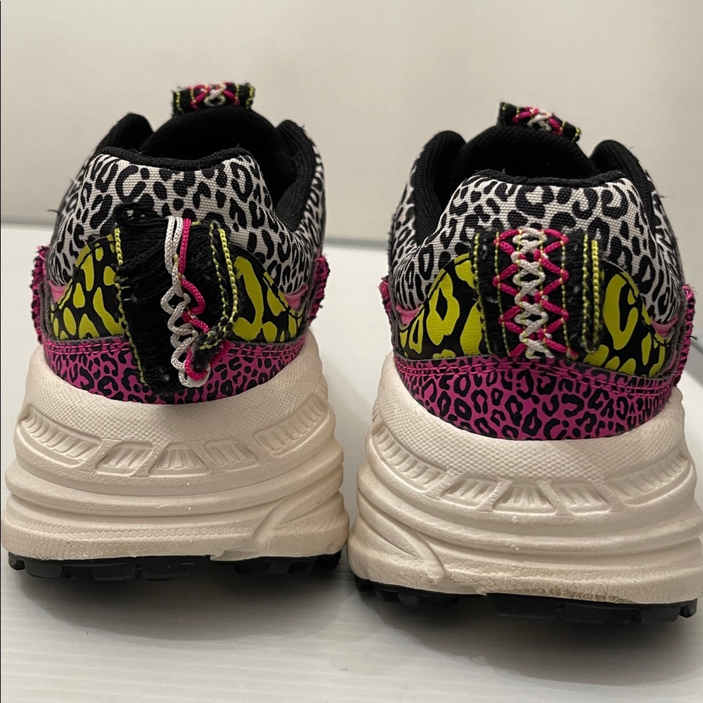 UGG CA805 ZIP SAFARI SNEAKERS WOMENS SIZE 8 - Picture 3 of 16